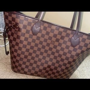 Louis Vuitton Neverfull Bag worn 2x